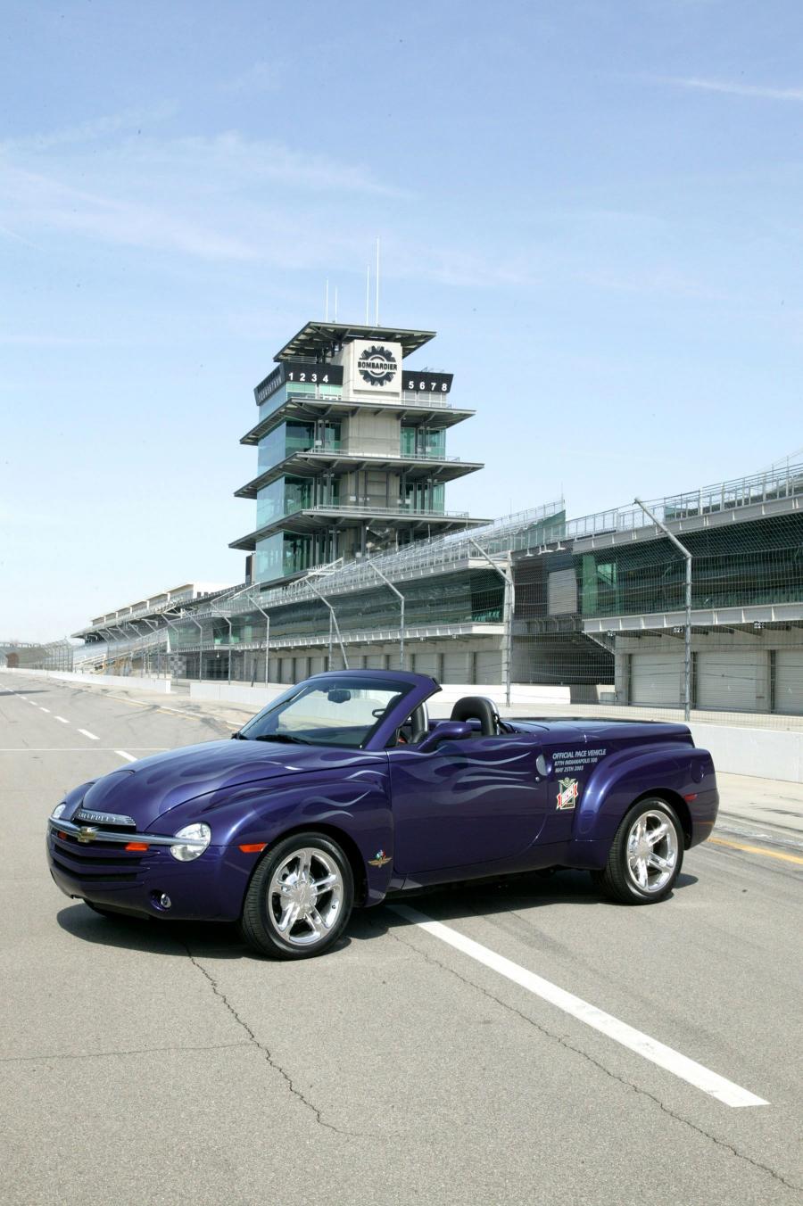  Chevrolet SS R Indianapolis Pace Car 2003 года  (фото 15 из 35)